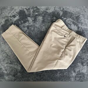 Banana Republic - Men's Beige Golf Pants, Size 34 x 30, 100% Polyester